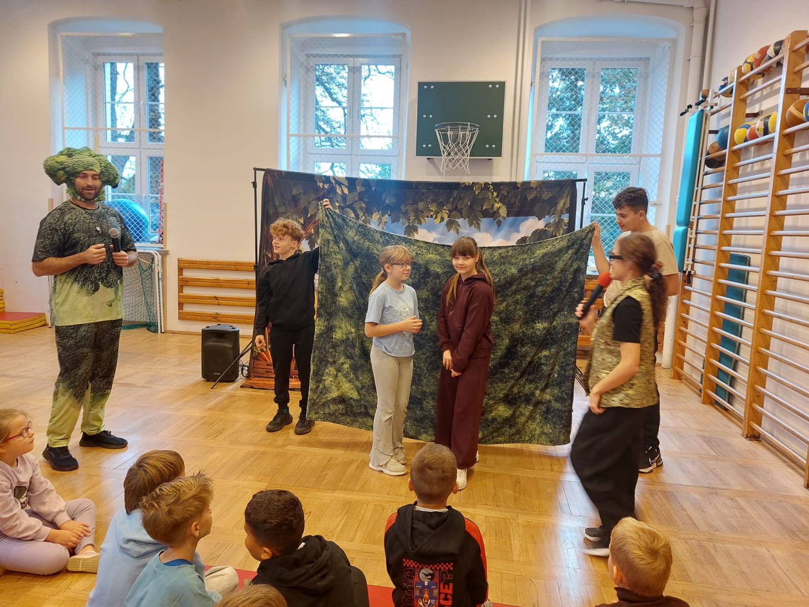 Zdjęcie: Interaktywny spektakl ,,Ogrodowe Komando”