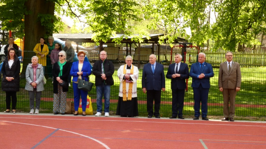 Zdjęcie: Uroczyste otwarcie boiska wielofunkcyjnego