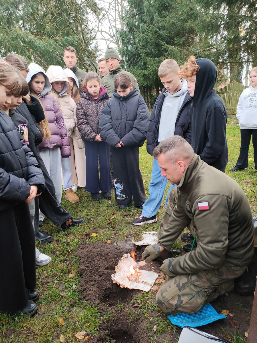 Zdjęcie: Edukacja z wojskiem