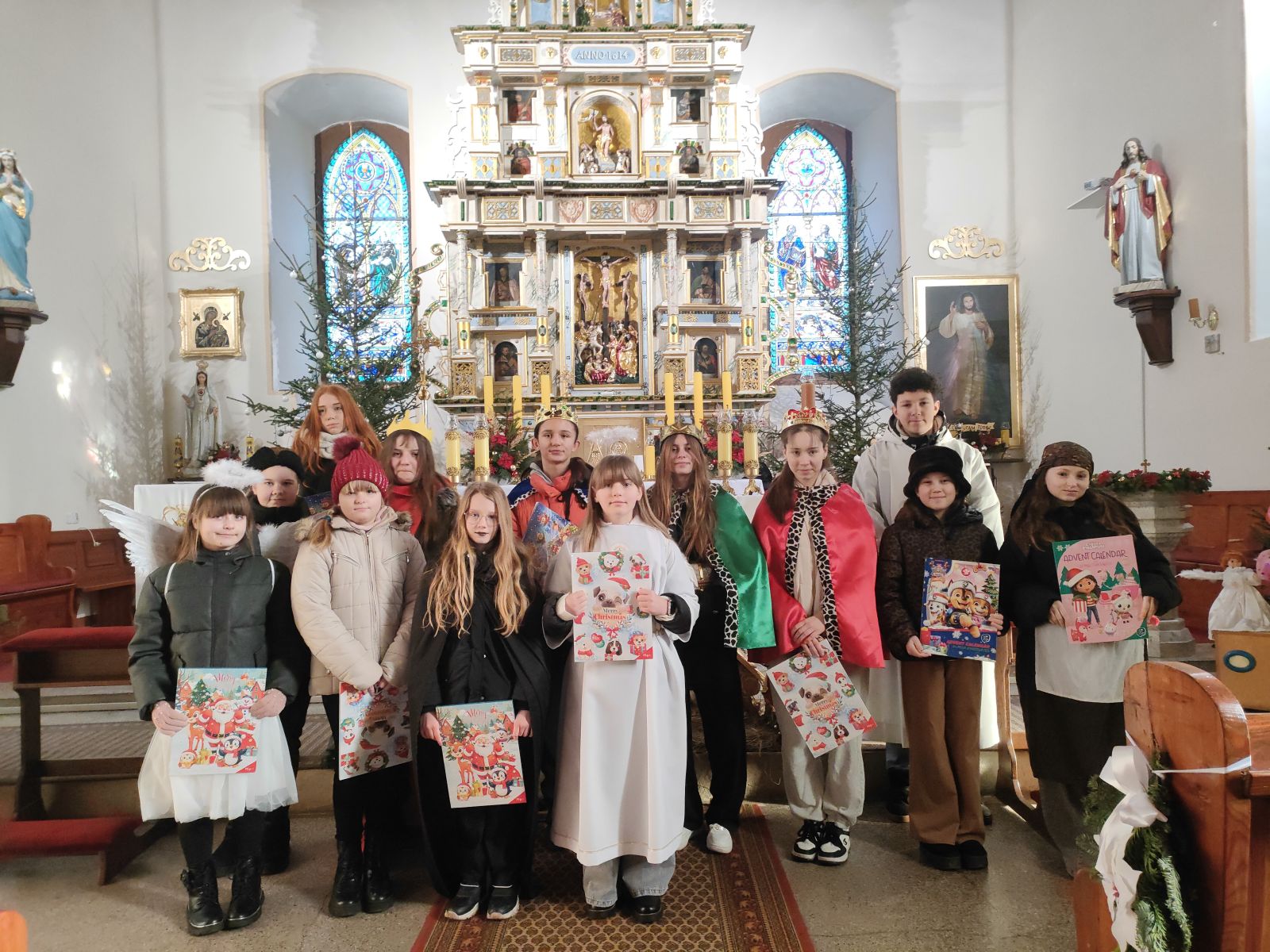 Zdjęcie: Jasełka w kościele