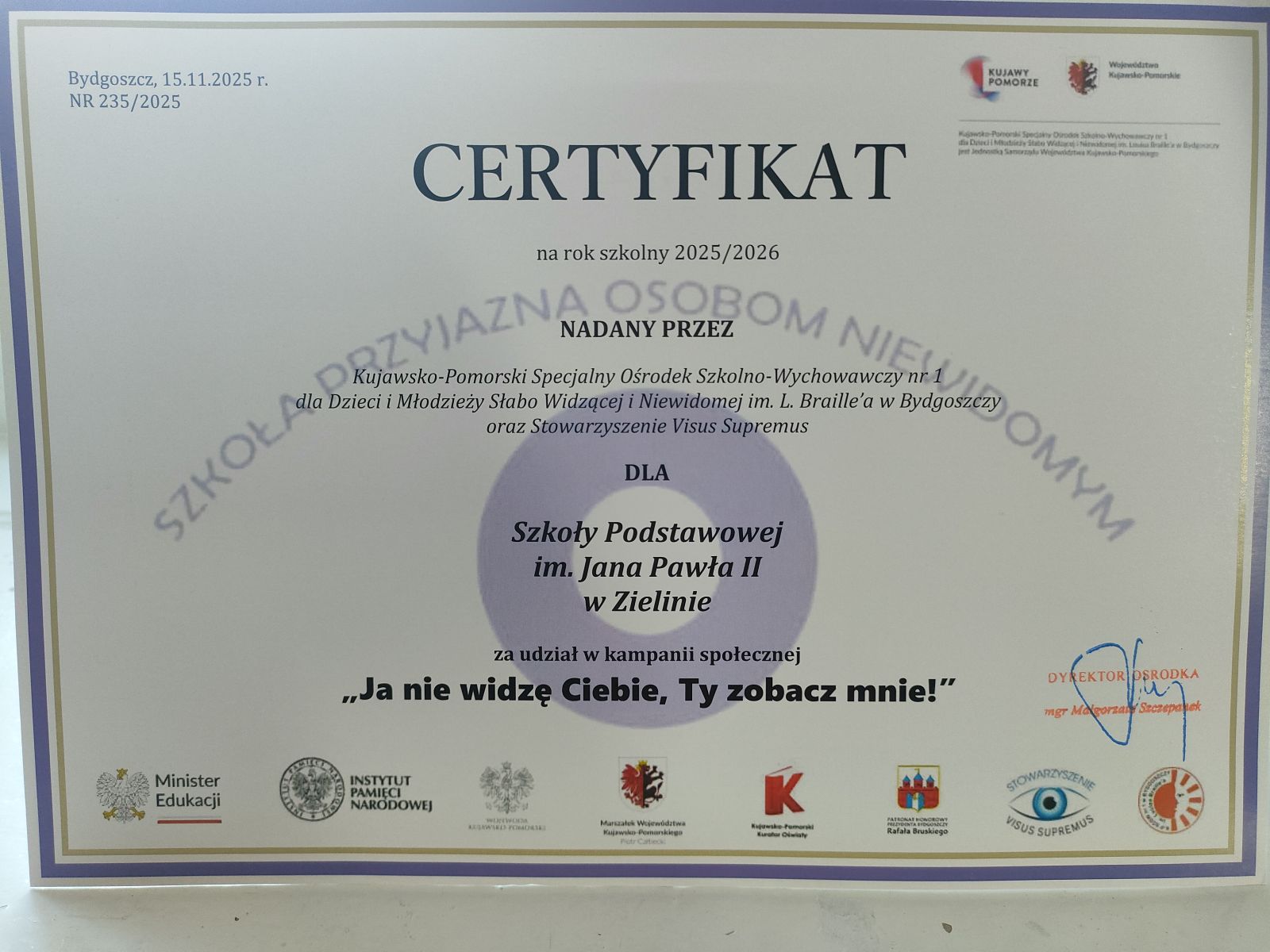 Zdjęcie: Certyfikat dla szkoły